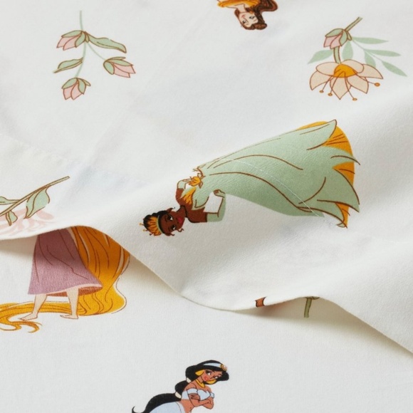 Queen Disney Princess Characters Sheet Set - The Disney Collection by Pillowfort - Picture 3 of 8